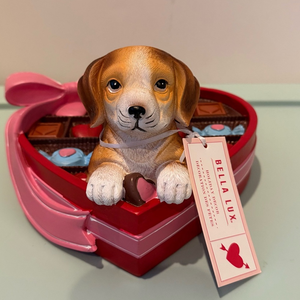 Absolutely Adorable Beagle Puppy in Candy Heart Box- NWT